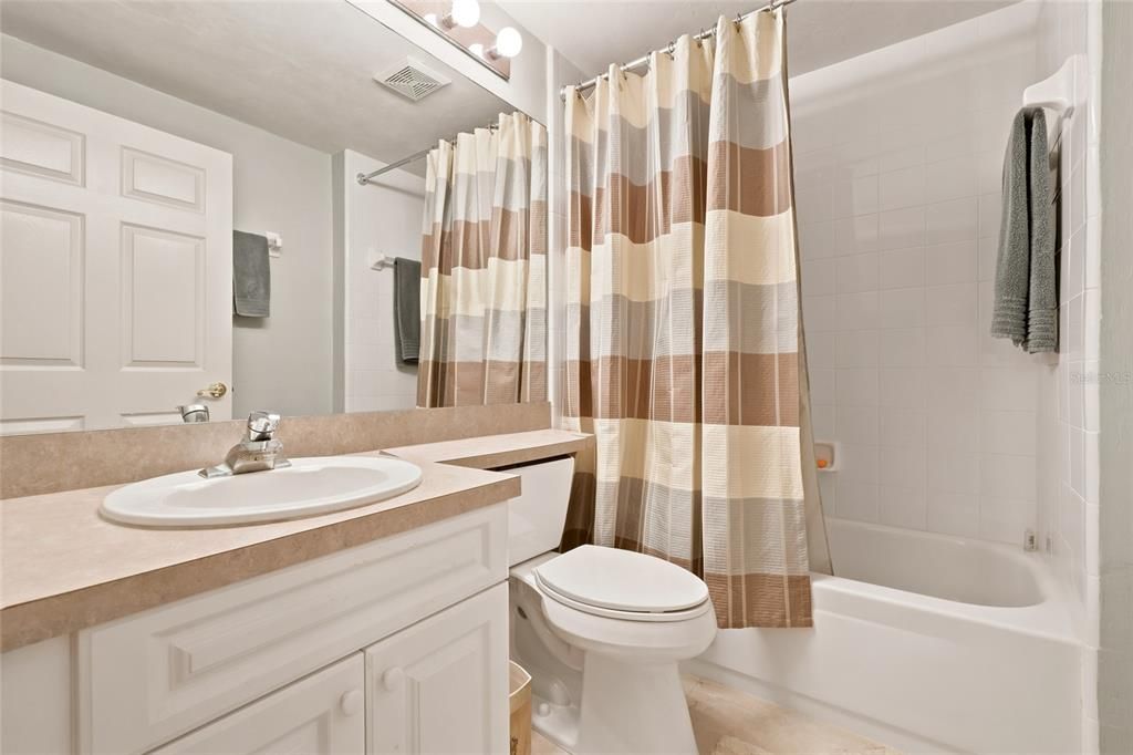 For Sale: $229,000 (2 beds, 2 baths, 1200 Square Feet)
