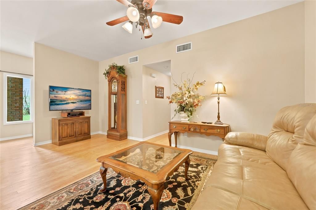 For Sale: $229,000 (2 beds, 2 baths, 1200 Square Feet)