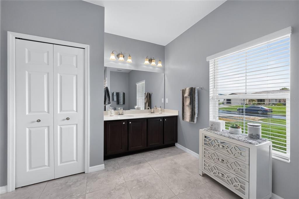For Sale: $459,000 (4 beds, 2 baths, 1806 Square Feet)