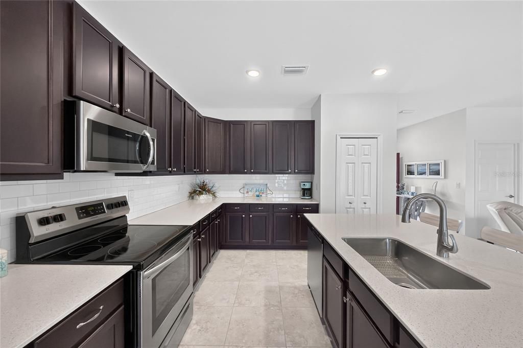 For Sale: $459,000 (4 beds, 2 baths, 1806 Square Feet)