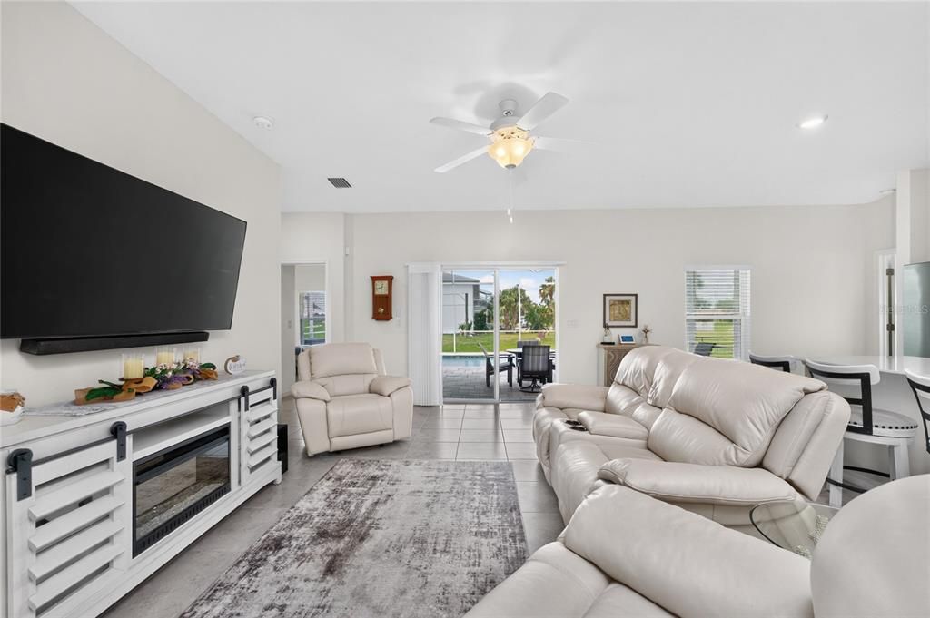 For Sale: $459,000 (4 beds, 2 baths, 1806 Square Feet)