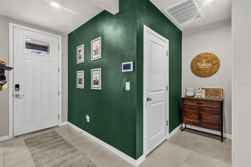 For Sale: $369,000 (3 beds, 2 baths, 1694 Square Feet)
