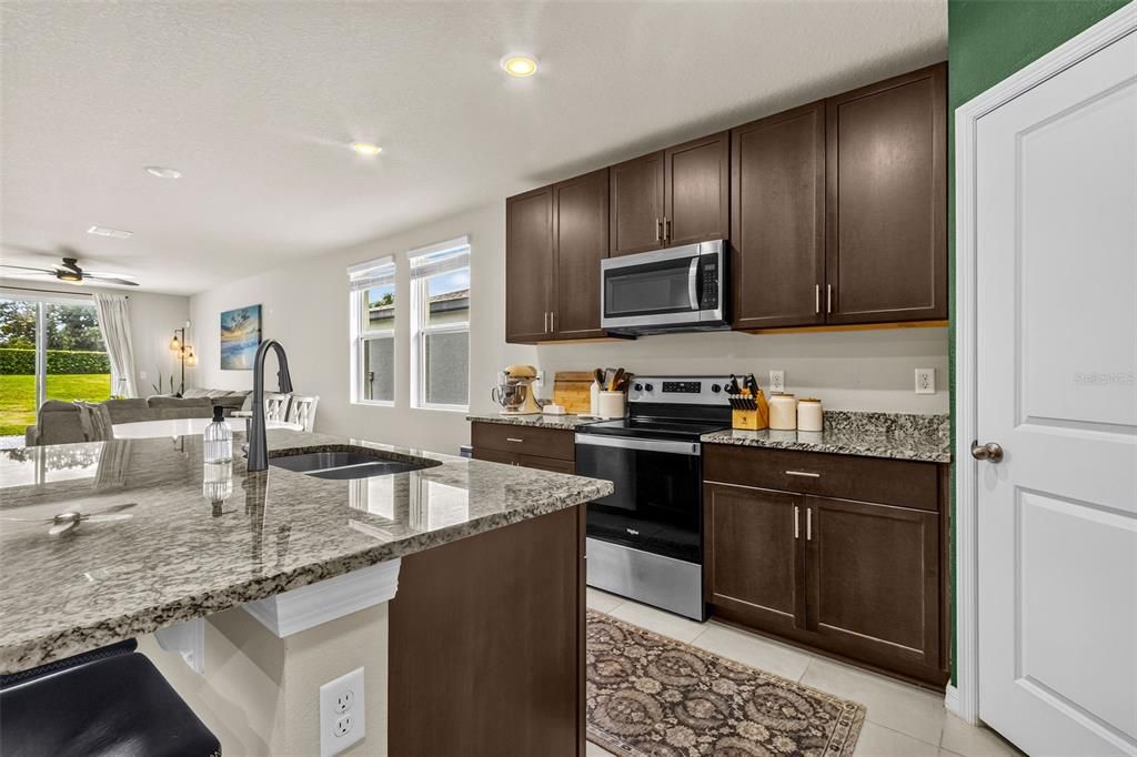For Sale: $369,000 (3 beds, 2 baths, 1694 Square Feet)