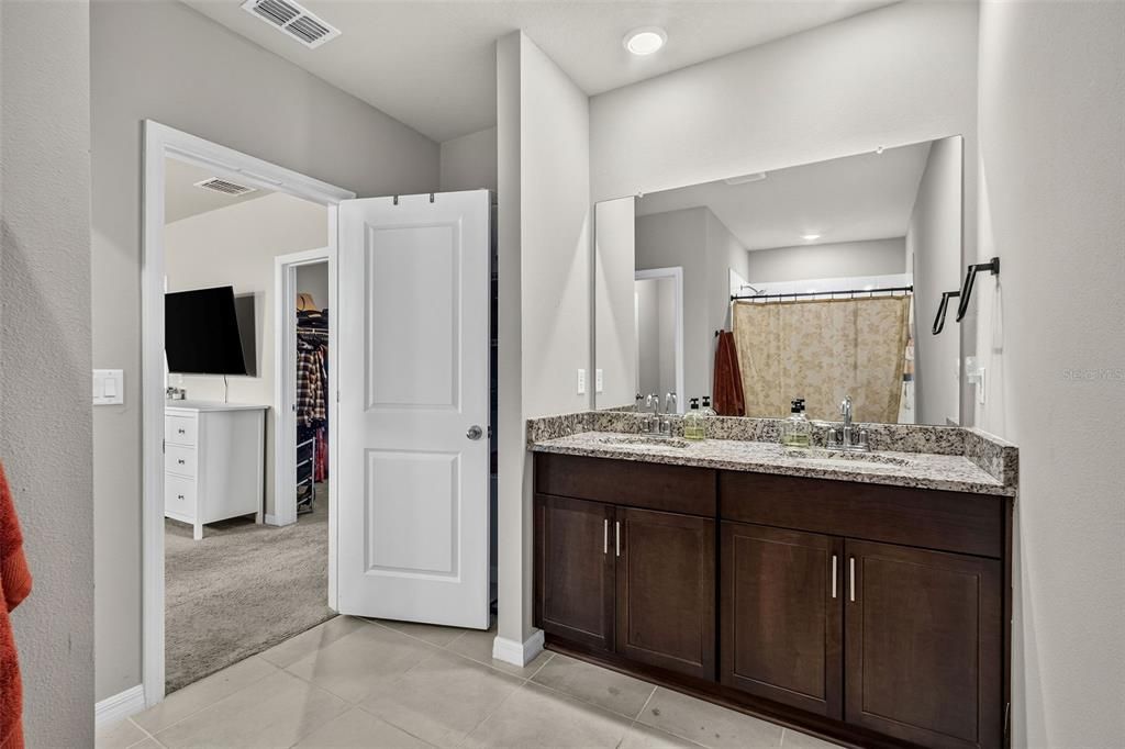 For Sale: $369,000 (3 beds, 2 baths, 1694 Square Feet)