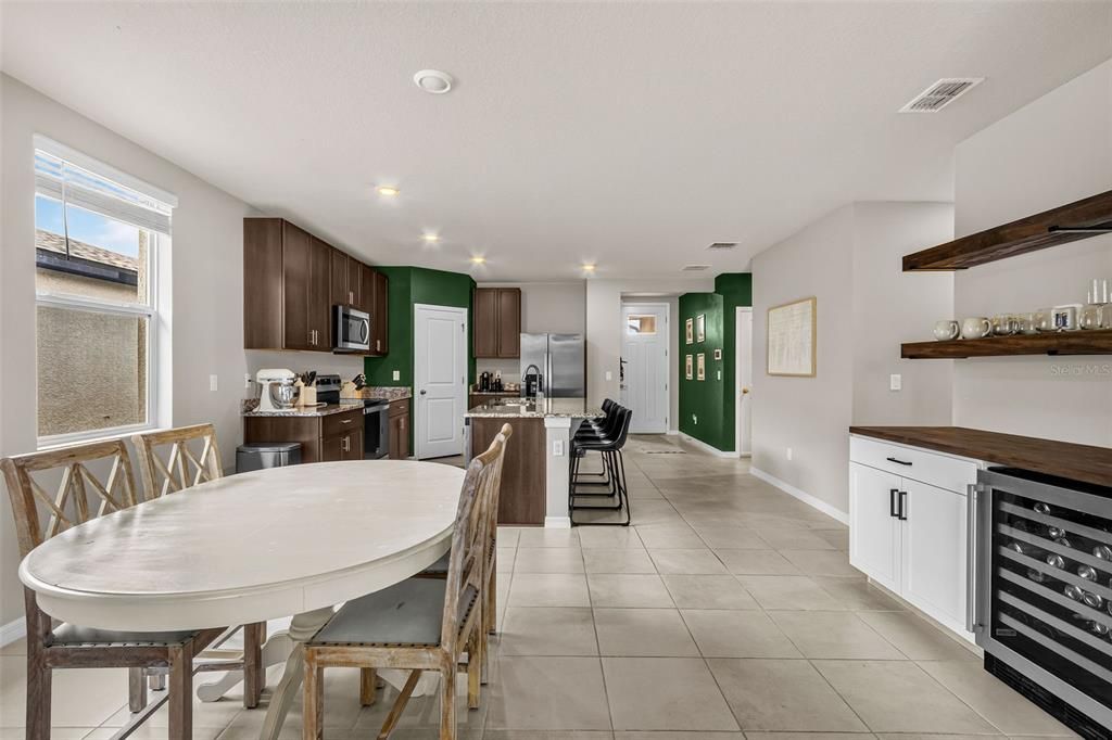 For Sale: $369,000 (3 beds, 2 baths, 1694 Square Feet)
