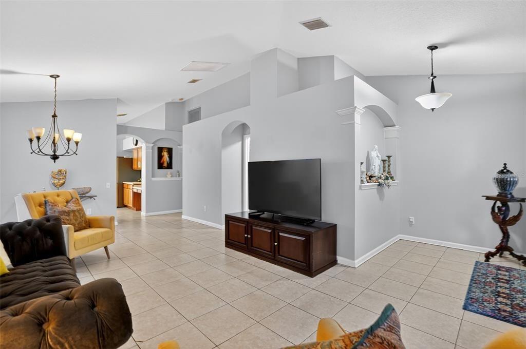 Active With Contract: $2,300 (4 beds, 2 baths, 1936 Square Feet)