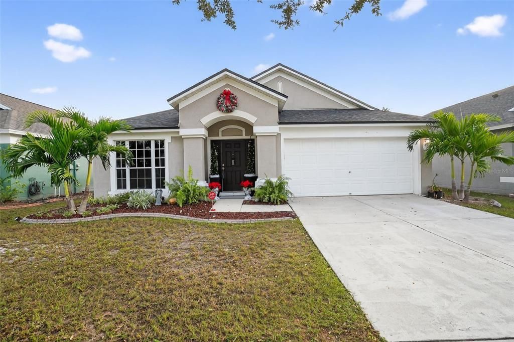 Active With Contract: $2,300 (4 beds, 2 baths, 1936 Square Feet)