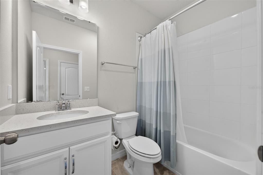For Rent: $2,450 (3 beds, 2 baths, 1807 Square Feet)