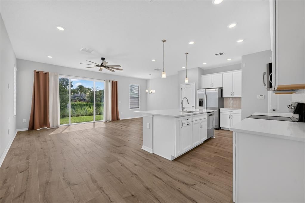 For Rent: $2,450 (3 beds, 2 baths, 1807 Square Feet)