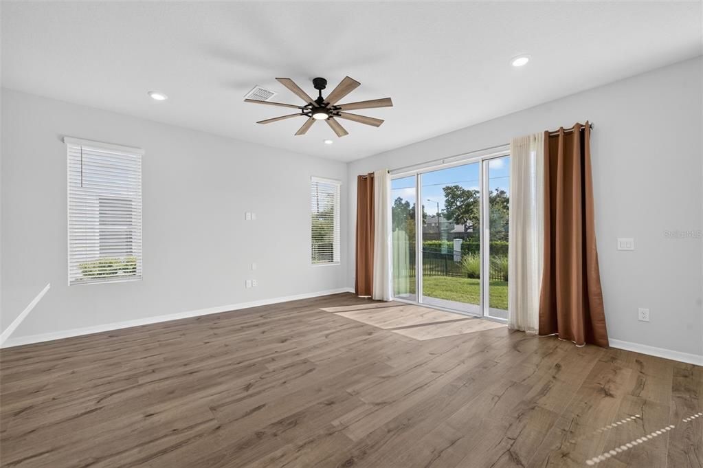 For Rent: $2,450 (3 beds, 2 baths, 1807 Square Feet)