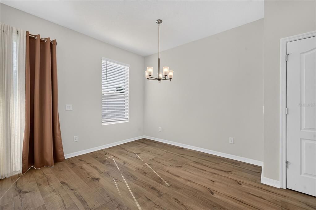 For Rent: $2,450 (3 beds, 2 baths, 1807 Square Feet)