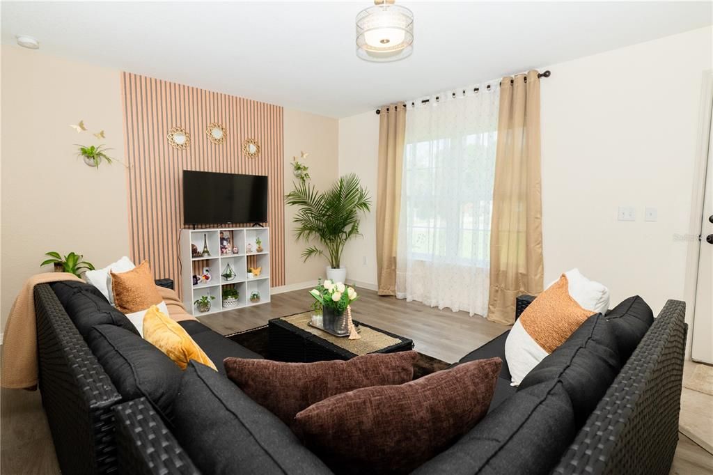 На продажу: $239,000 (3 спален, 2 ванн, 1433 Квадратных фут)