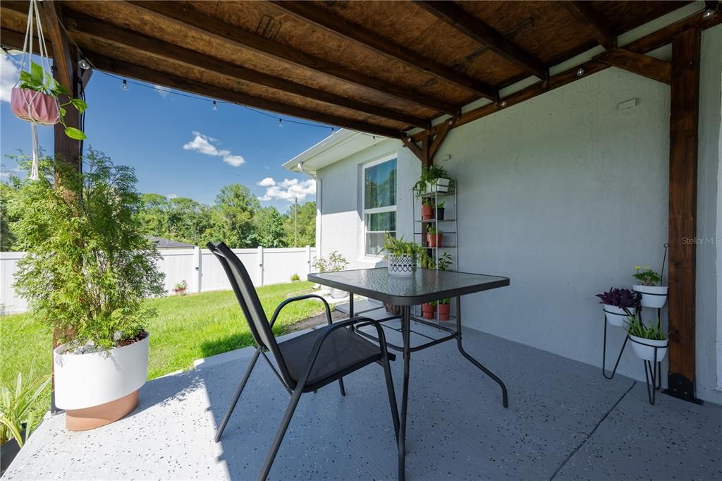 На продажу: $239,000 (3 спален, 2 ванн, 1433 Квадратных фут)