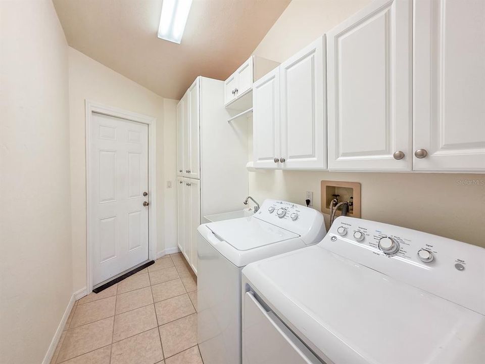 For Sale: $379,000 (3 beds, 2 baths, 2244 Square Feet)