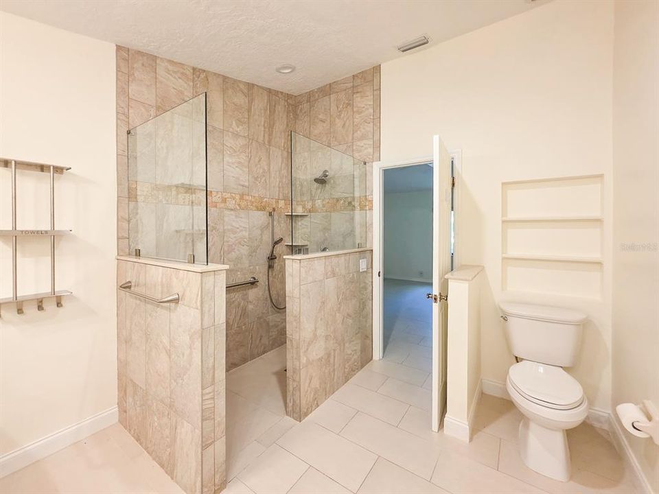 For Sale: $379,000 (3 beds, 2 baths, 2244 Square Feet)