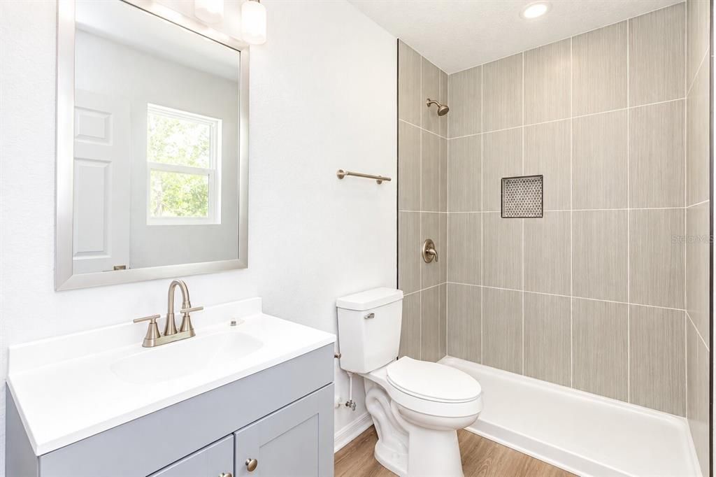 For Sale: $225,000 (3 beds, 2 baths, 1206 Square Feet)
