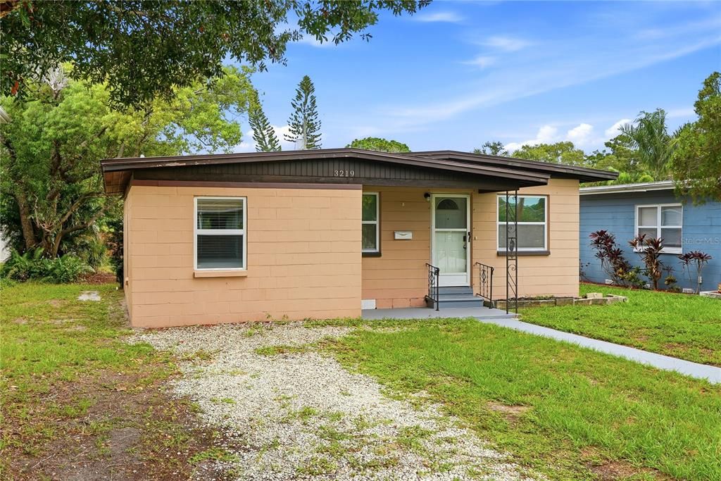En Venta: $344,900 (3 camas, 2 baños, 1165 Pies cuadrados)