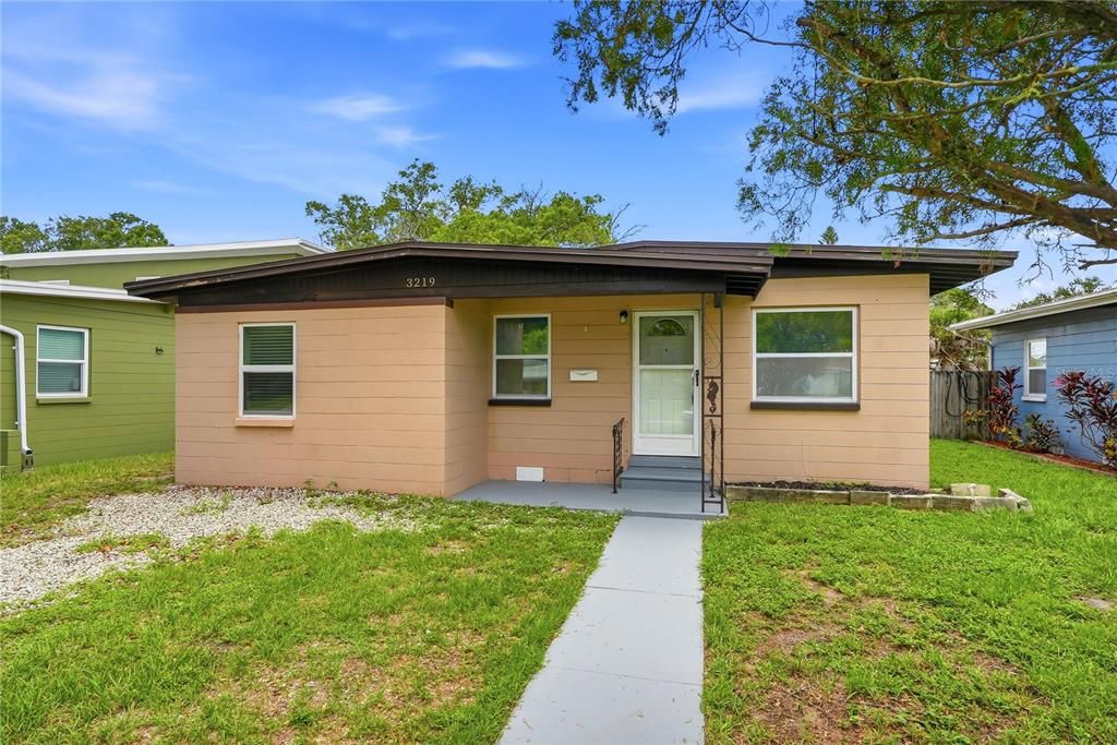 En Venta: $344,900 (3 camas, 2 baños, 1165 Pies cuadrados)