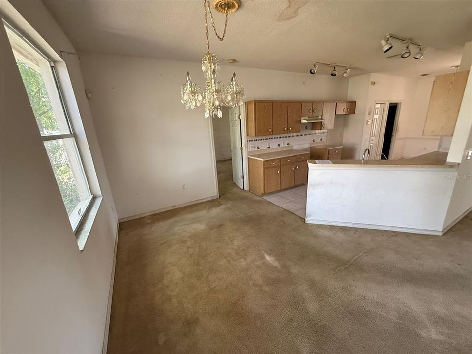 На продажу: $233,000 (3 спален, 2 ванн, 1856 Квадратных фут)