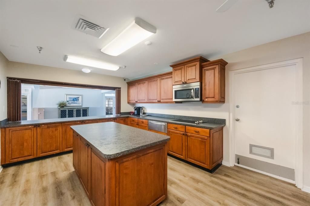 En Venta: $799,000 (2 camas, 2 baños, 1300 Pies cuadrados)