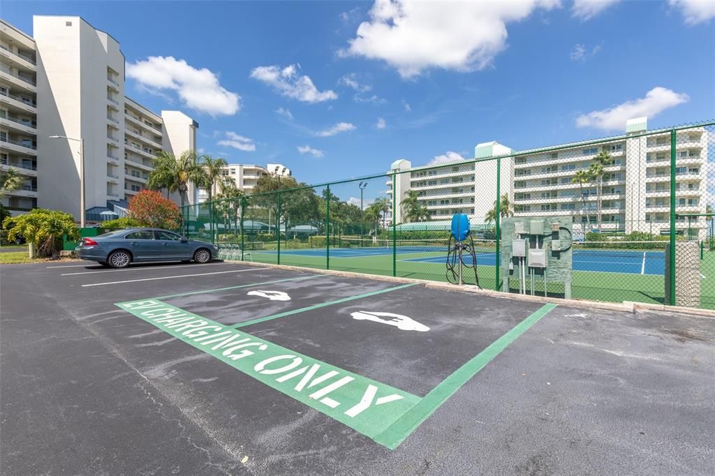 En Venta: $799,000 (2 camas, 2 baños, 1300 Pies cuadrados)