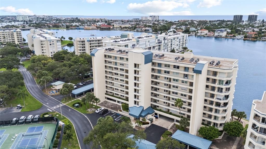 En Venta: $799,000 (2 camas, 2 baños, 1300 Pies cuadrados)