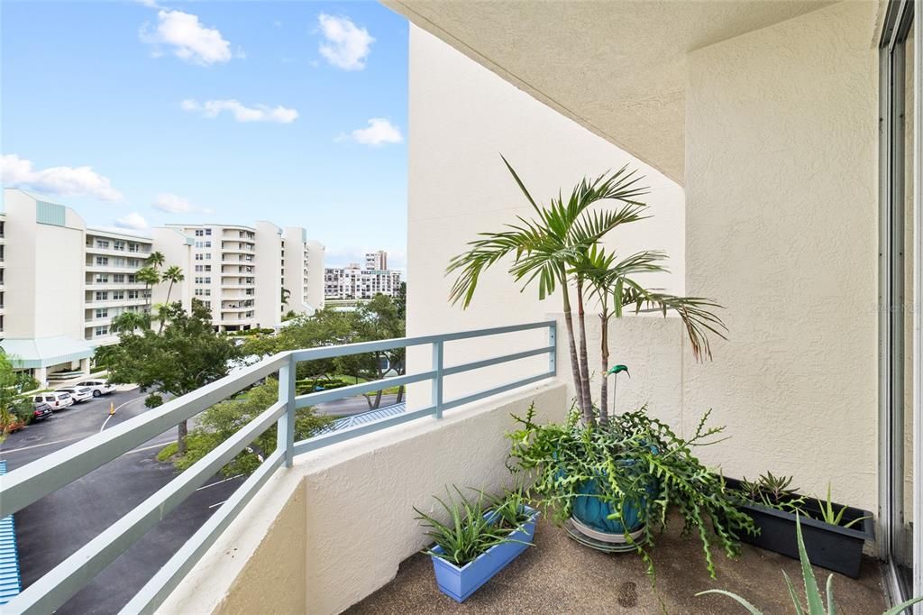 En Venta: $799,000 (2 camas, 2 baños, 1300 Pies cuadrados)