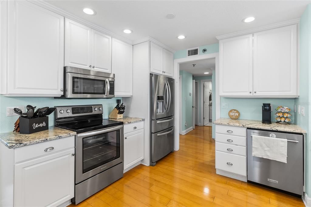 En Venta: $799,000 (2 camas, 2 baños, 1300 Pies cuadrados)