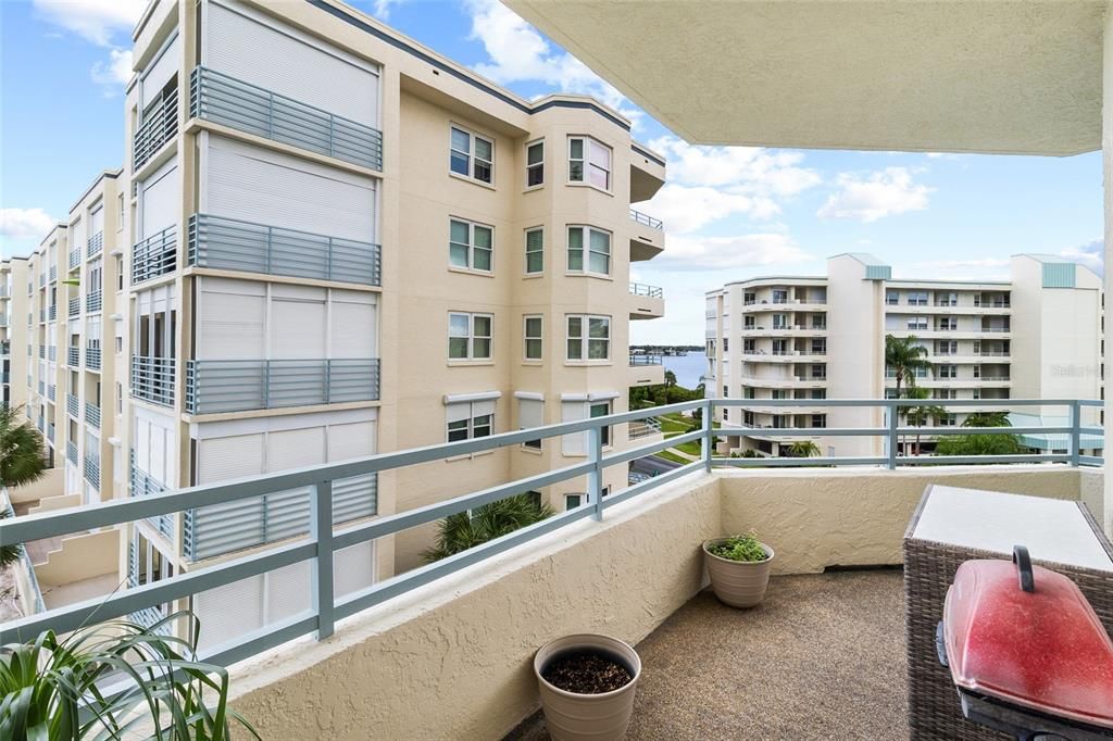 En Venta: $799,000 (2 camas, 2 baños, 1300 Pies cuadrados)