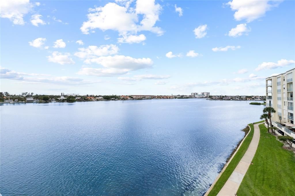 En Venta: $799,000 (2 camas, 2 baños, 1300 Pies cuadrados)