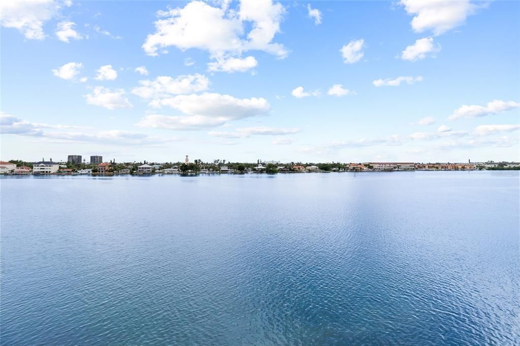 En Venta: $799,000 (2 camas, 2 baños, 1300 Pies cuadrados)