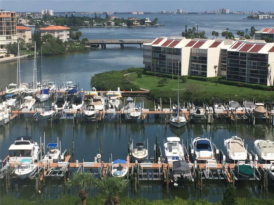 En Venta: $799,000 (2 camas, 2 baños, 1300 Pies cuadrados)