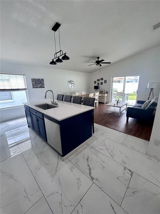 В аренду: $3,200 (4 спален, 2 ванн, 1804 Квадратных фут)