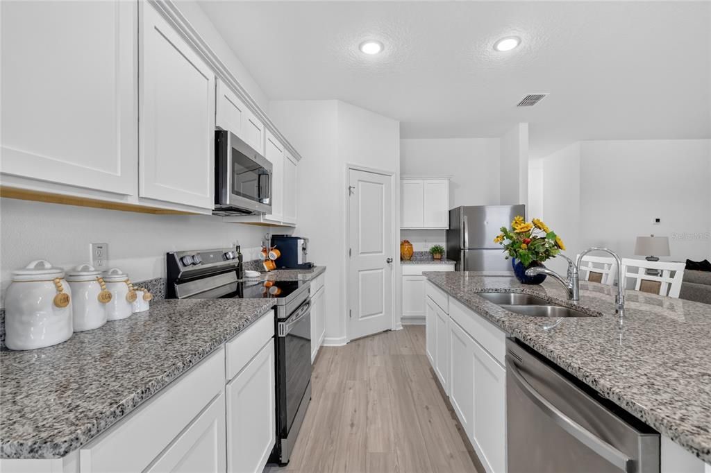 For Sale: $450,000 (3 beds, 2 baths, 1769 Square Feet)