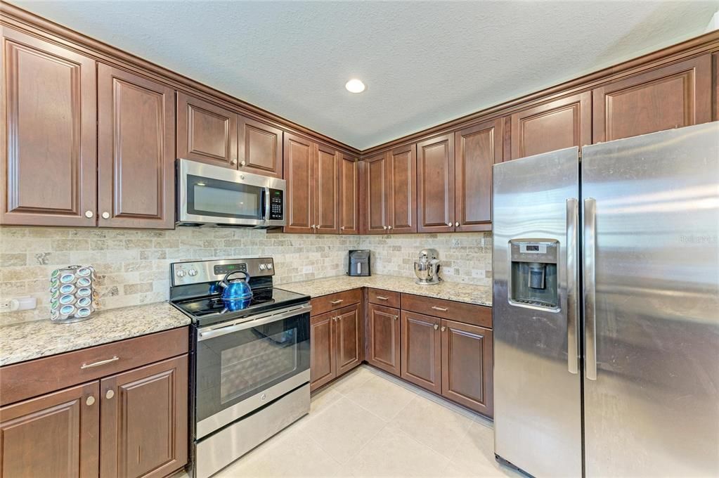 На продажу: $375,000 (3 спален, 2 ванн, 1900 Квадратных фут)