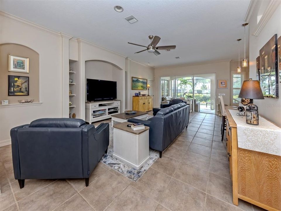For Sale: $525,000 (3 beds, 2 baths, 1838 Square Feet)