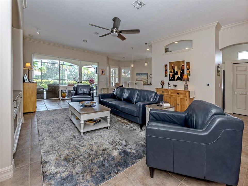 For Sale: $525,000 (3 beds, 2 baths, 1838 Square Feet)