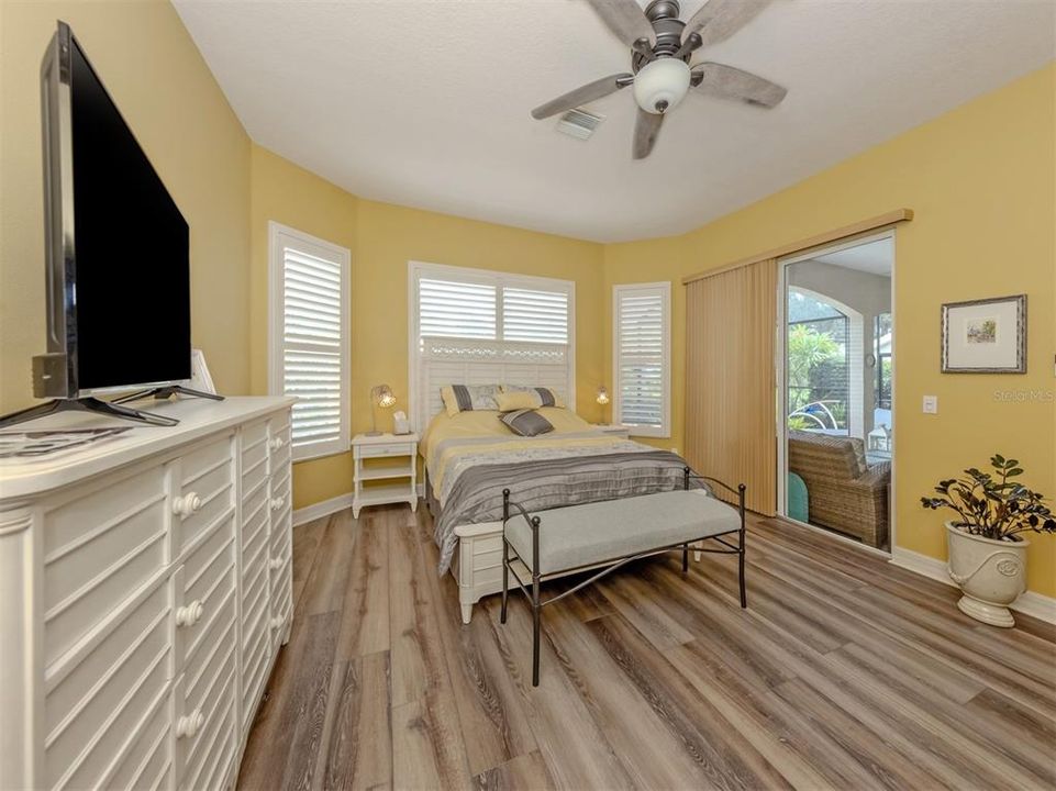 For Sale: $525,000 (3 beds, 2 baths, 1838 Square Feet)
