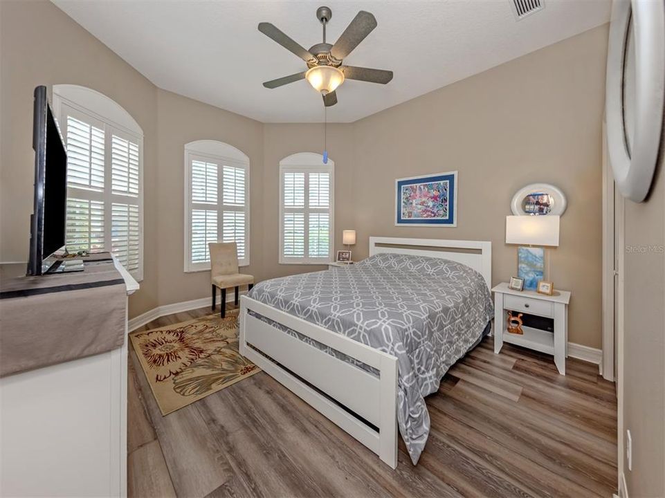 For Sale: $525,000 (3 beds, 2 baths, 1838 Square Feet)