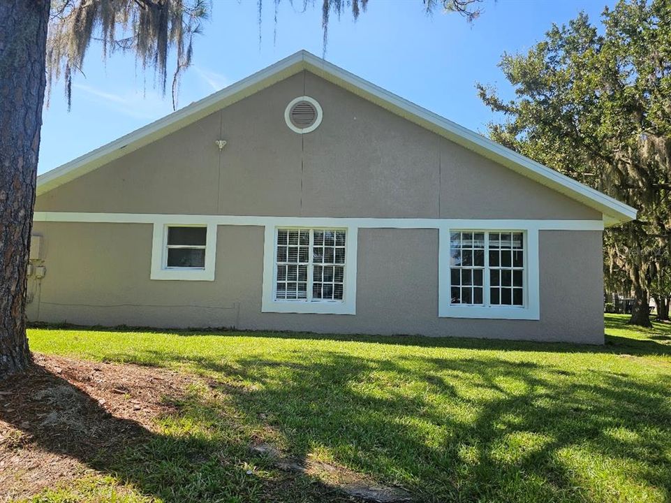 For Rent: $1,950 (3 beds, 2 baths, 1177 Square Feet)