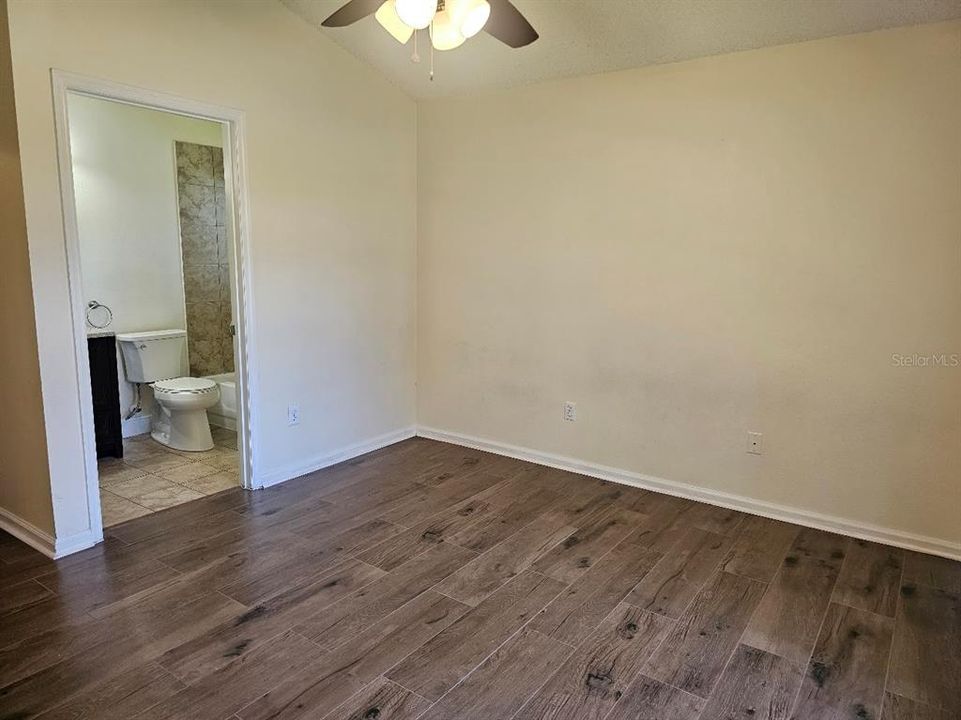 For Rent: $1,950 (3 beds, 2 baths, 1177 Square Feet)