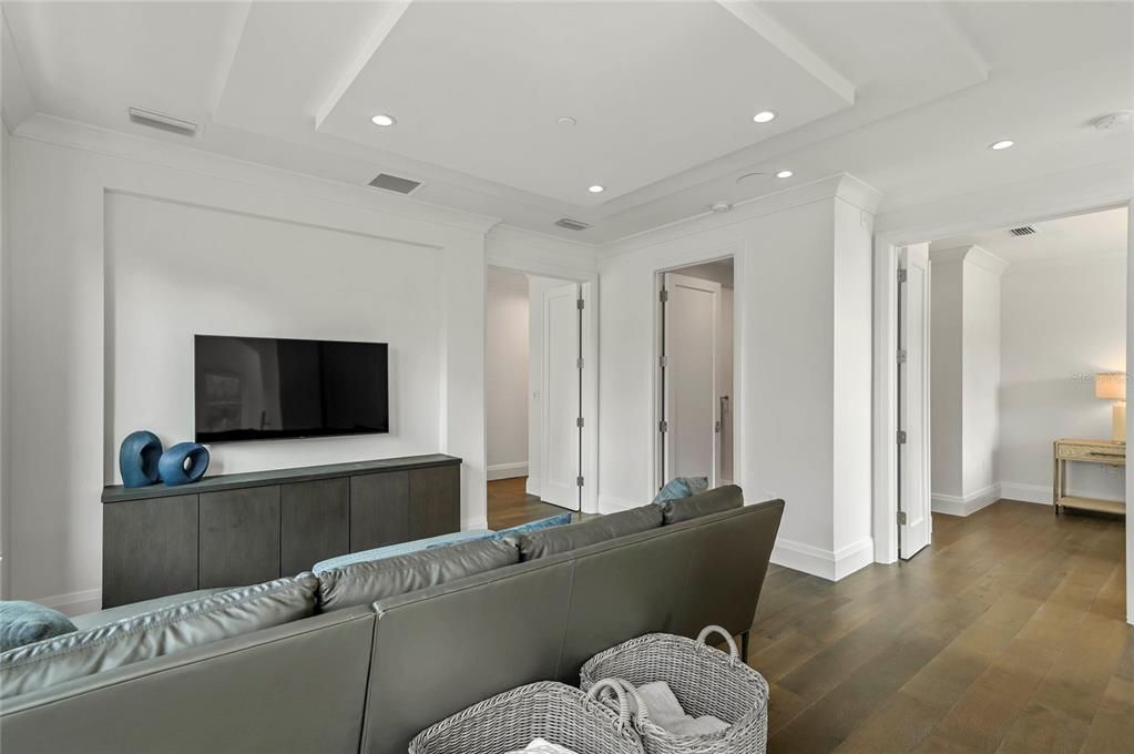На продажу: $3,895,000 (3 спален, 3 ванн, 3878 Квадратных фут)