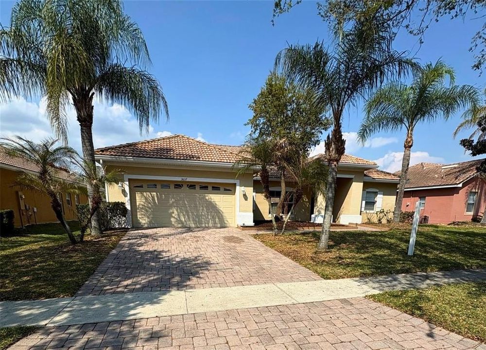 For Rent: $2,200 (3 beds, 2 baths, 1687 Square Feet)