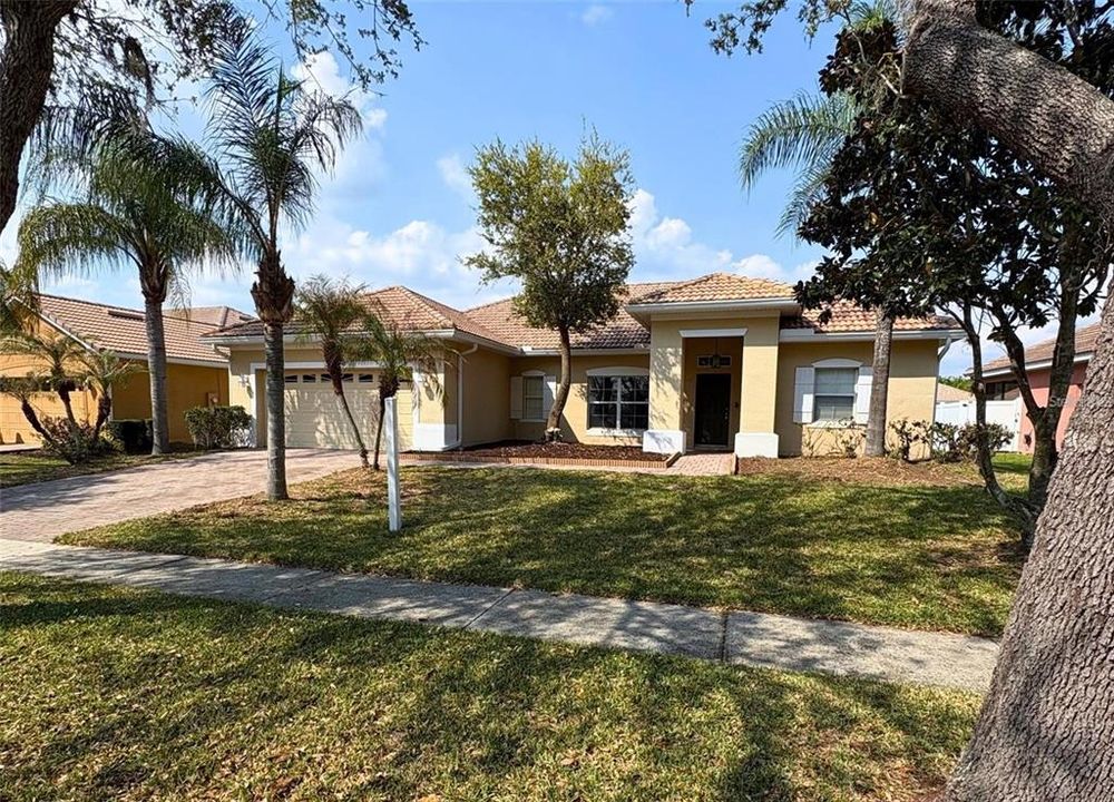 For Rent: $2,200 (3 beds, 2 baths, 1687 Square Feet)