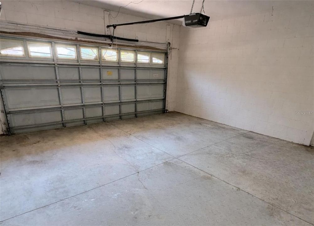 For Rent: $2,200 (3 beds, 2 baths, 1687 Square Feet)