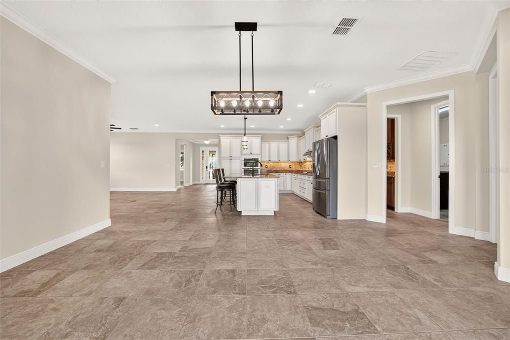For Sale: $559,999 (3 beds, 3 baths, 2224 Square Feet)
