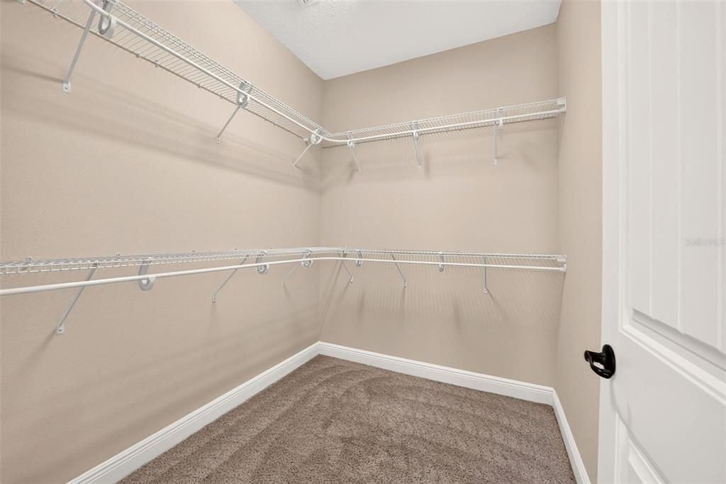For Sale: $559,999 (3 beds, 3 baths, 2224 Square Feet)