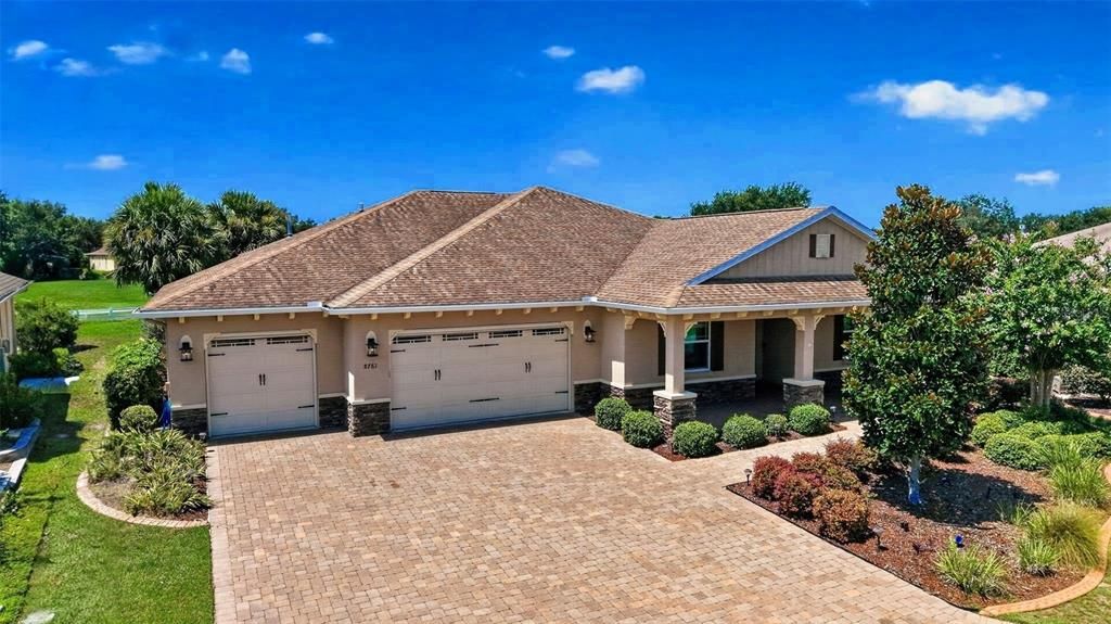 For Sale: $559,999 (3 beds, 3 baths, 2224 Square Feet)
