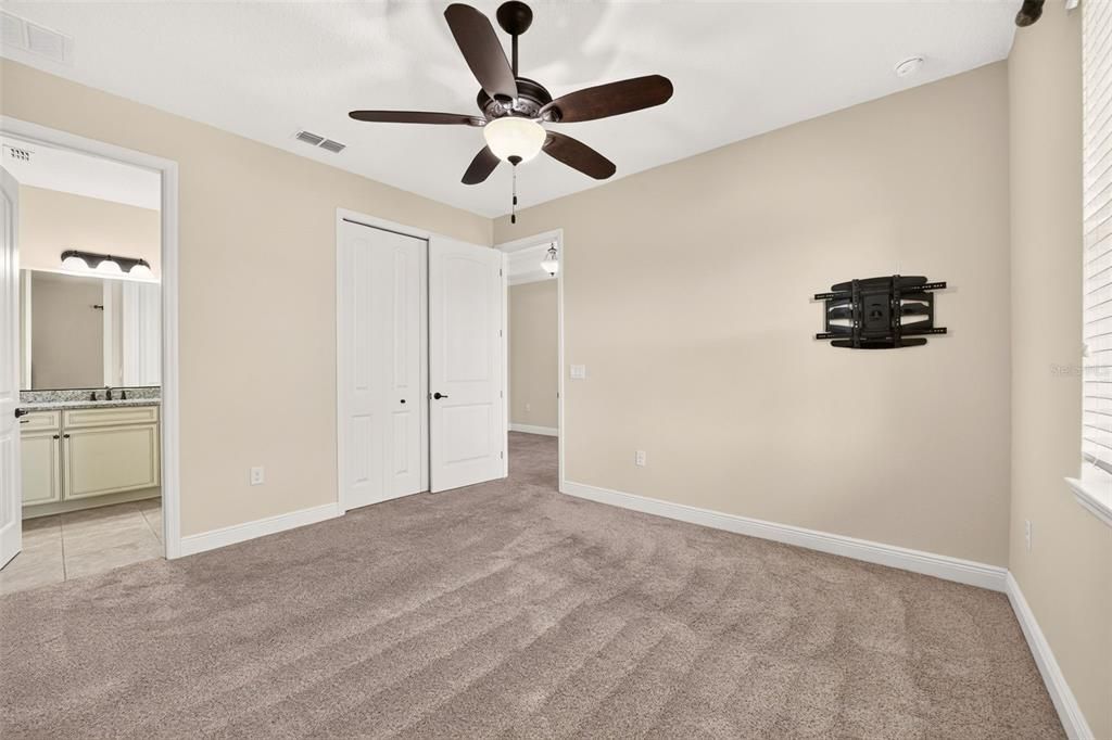For Sale: $559,999 (3 beds, 3 baths, 2224 Square Feet)
