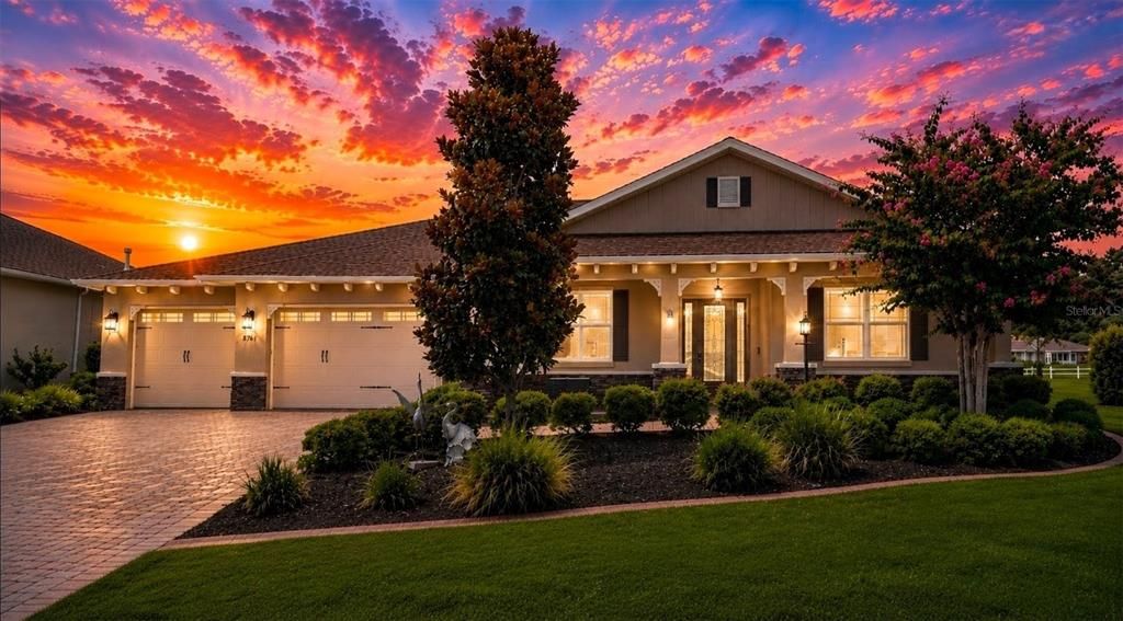 For Sale: $559,999 (3 beds, 3 baths, 2224 Square Feet)